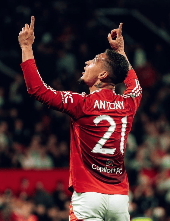 曼联抬价清洗安东尼!前教练直言:我当他是儿子,但绝不引进!